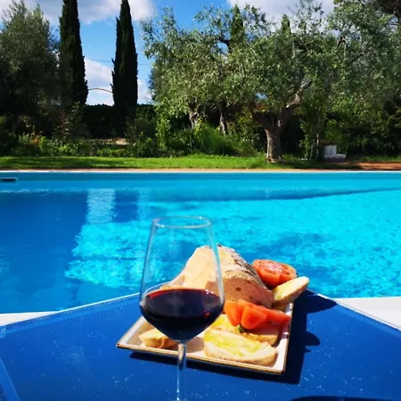 Apartment Poppy With Shared Pool