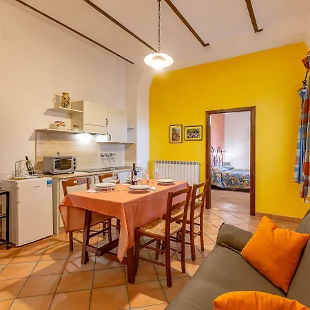 Poppy With Shared Pool Apartment Sanfatucchio
